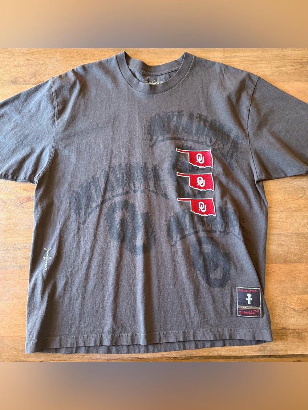 Oklahoma Sooners Tee with Red Flag Patches OU - XL - Travis Scott collab